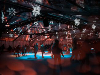 Jahresabschluss auf dem Eis: Eis-Disco in der Henkell Kunsteisbahn am 19. Dezember