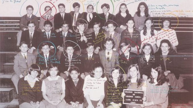 Marcelo Brodsky in Wiesbaden Fotos und Archivgegenstände erinnern an die argentinische Militärdiktatur