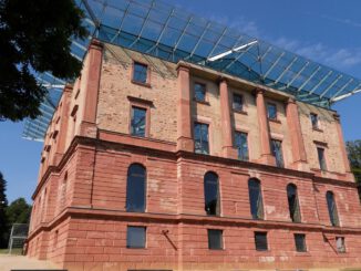 Naturhörner und Bläserkorps markieren den Neujahrsauftakt im Jagdschloss Platte