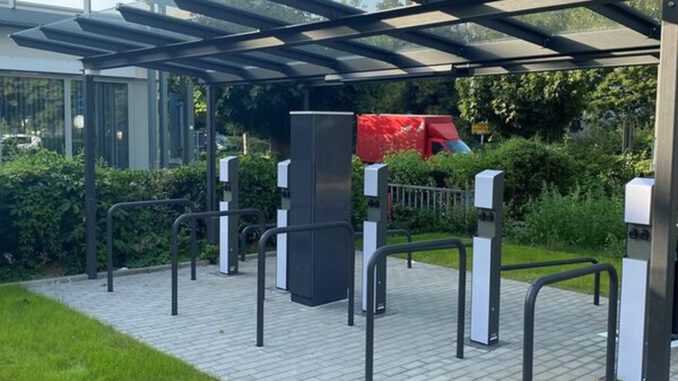 Neue Fahrradstation am Elsässer Platz soll Umstieg auf Rad und ÖPNV erleichtern