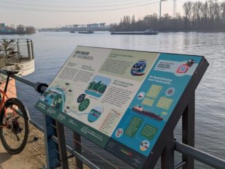 Neun Informationstafeln an Wiesbadener Ufern bieten QR Codes und interaktive Inhalte