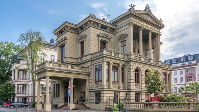 Still lesen, ins Gespräch kommen: Leseparty in der Villa Clementine in Wiesbaden Still lesen, ins Gespräch kommen: Leseparty in der Villa Clementine in Wiesbaden