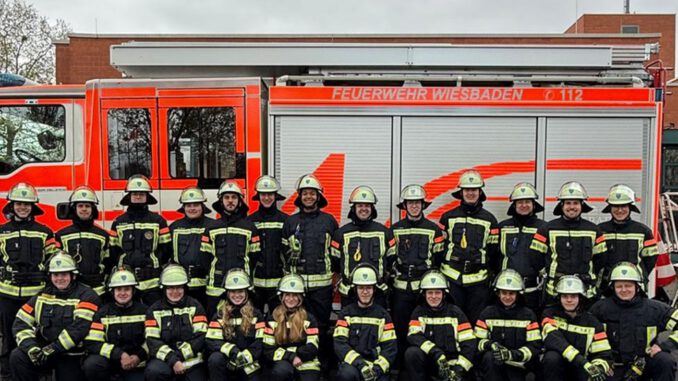 Wiesbaden: Grundausbildung der Freiwilligen Feuerwehr nach Pause neu gestartet und 23 Teilnehmer bestanden